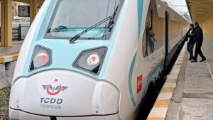 Ulusal Elektrikli Tren Seti TCDD’ye teslim edildi