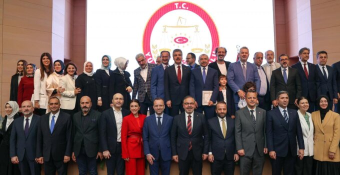 AK Parti İstanbul milletvekilleri mazbatalarını teslim aldı