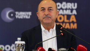Bakan Çavuşoğlu açıkladı: Tek tek konutlara gidip tehdit ediyorlar