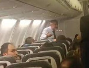 “Bakan Nebati uçağı bekletti, yolcularla tartıştı” palavrası deşifre oldu