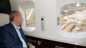 Cumhurbaşkanı Erdoğan, savaş uçakları nezaretinde Gaziantep’e geldi