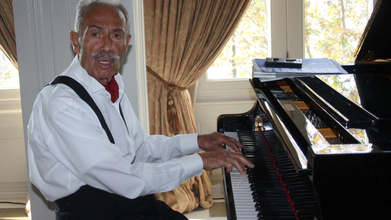 Türk caz müzisyeni, piyanist
