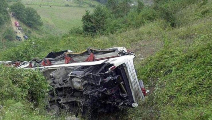 Meksika’da yolcu otobüsü şarampole yuvarlandı: 18 meyyit, 33 yaralı