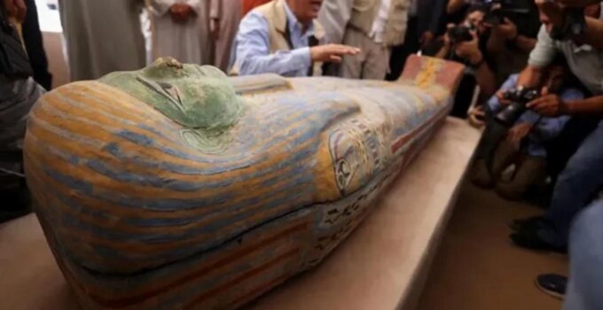 Mısır’da 4 bin 500 yıllık rahip mezarı bulundu