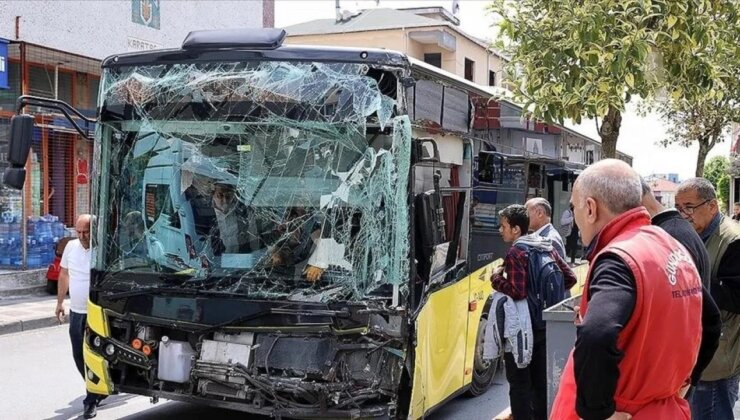 Ümraniye’de 2 İETT otobüsünün çarpıştığı kazada 3 kişi yaralandı
