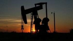 OPEC: Global petrol arzı mayısta bir milyon varil azaldı