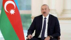 Aliyev’den Macron’a tarihi tokat: Derhal özür dilesin