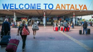 Antalya’da yolcu ve uçak sayısında 2019 sayıları aşıldı