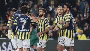 Fenerbahçe’den sürpriz karar! Yıldız isim satış listesine kondu