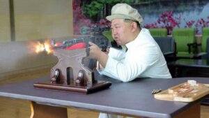 Kim Jong-un’dan gövde gösterisi: Savaş hazırlıklarını güçlendirin