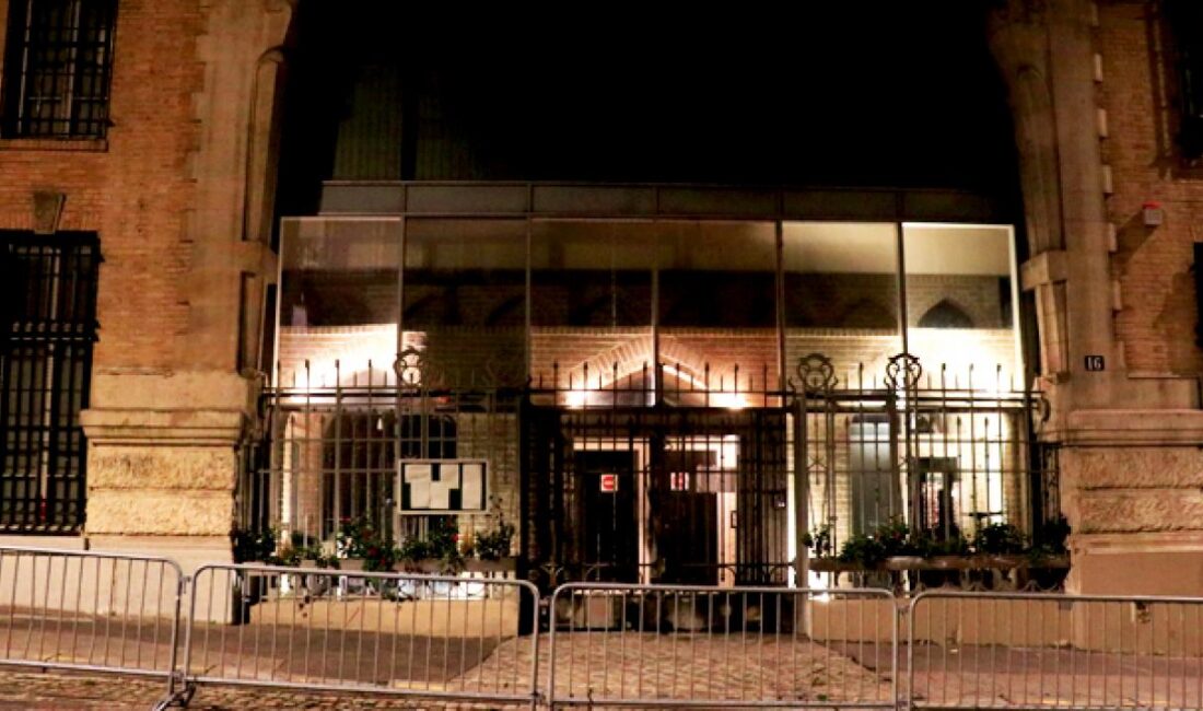 İran’ın Paris Büyükelçiliğine saldırı! Ateşe verildi